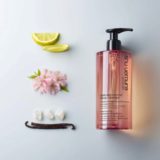 Shu Uemura Deep Cleansers Delicate Comfort Shampoo 400 ml - champú para el cabello y la piel seca