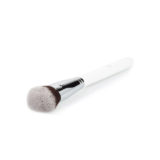 Ilū Make Up Angled Foundation Brush 109 - brocha para base angulada