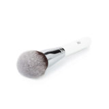 Ilū Make Up Large Powder Brush 209 -  brocha ancha para productos en polvo